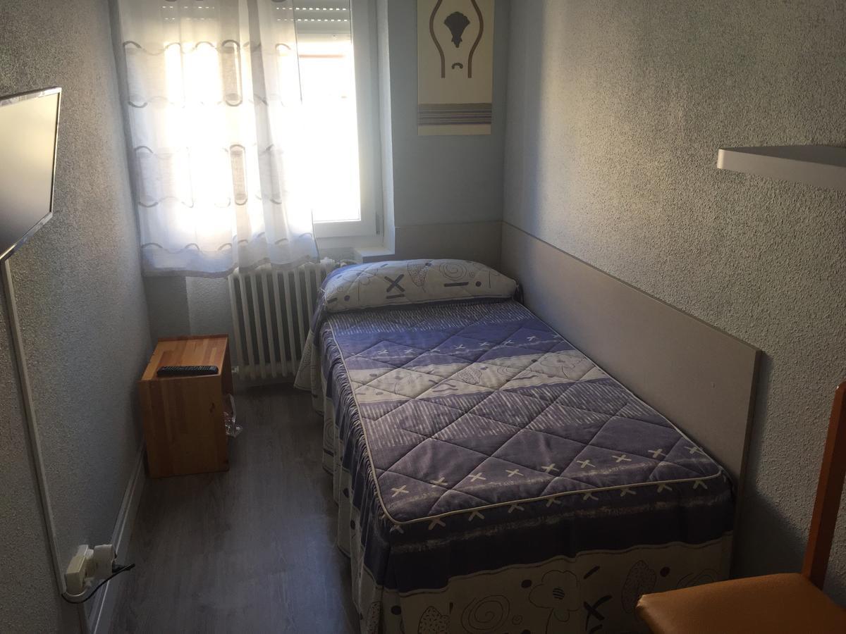 Hostal Rosales Аранда-де-Дуэро Экстерьер фото